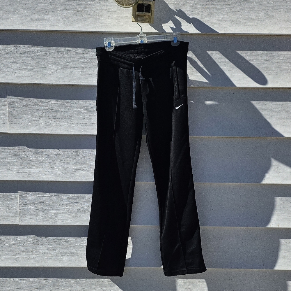 Nike Womens Black Pull-On Athletic Sweatpants with Swoosh